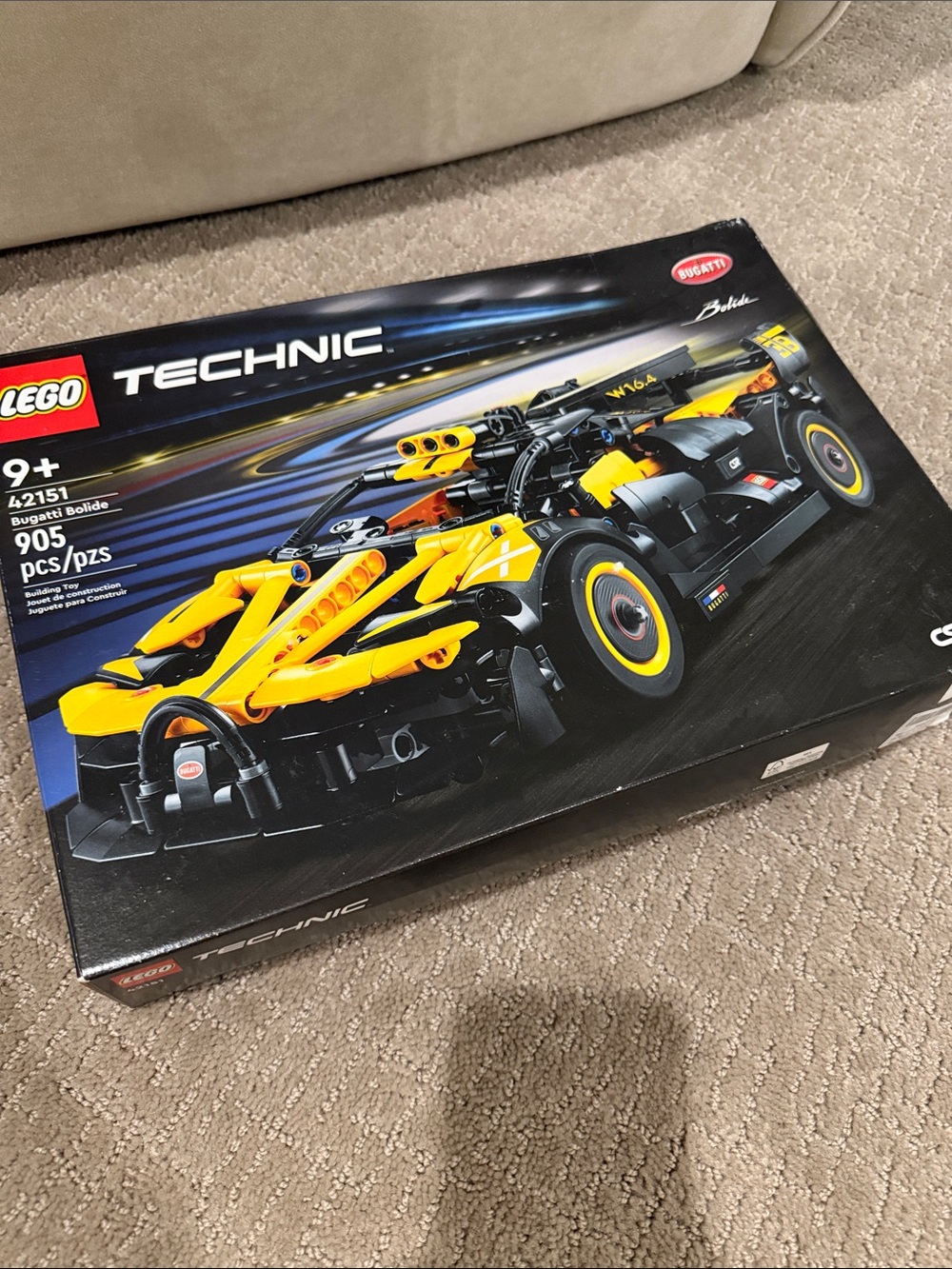 Lego Technic Bugatti Bolide - Black & Yellow - Picture 2 of 4